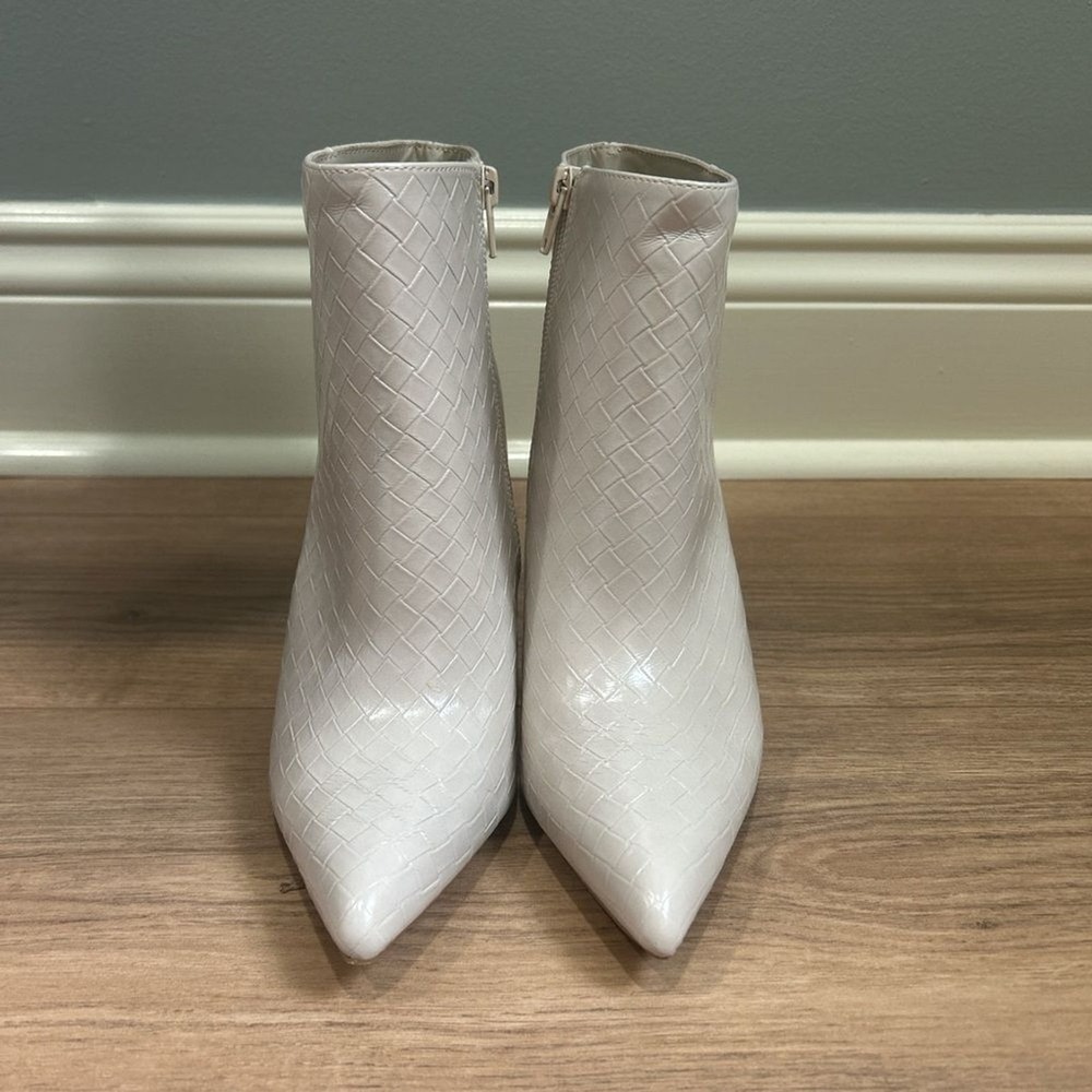 BAMBOO Woven Pattern Cream Ankle Boots Size 7 - Picture 2 of 7